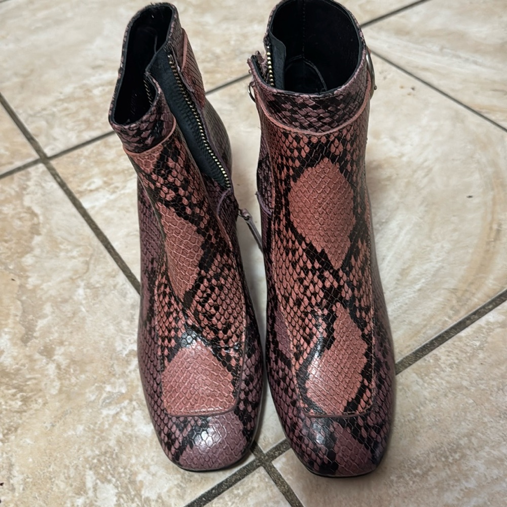 Freda Salvador Hendrix Booties